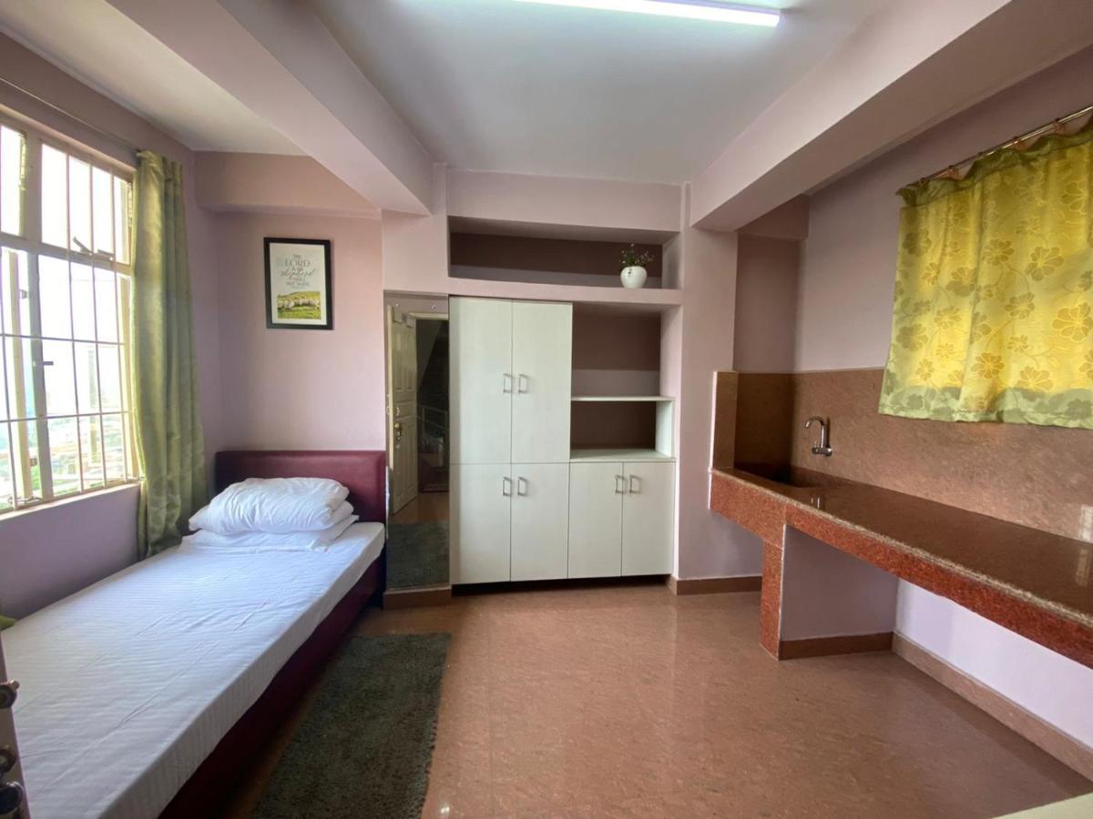 The Palm Guest House Kohima ภายนอก รูปภาพ